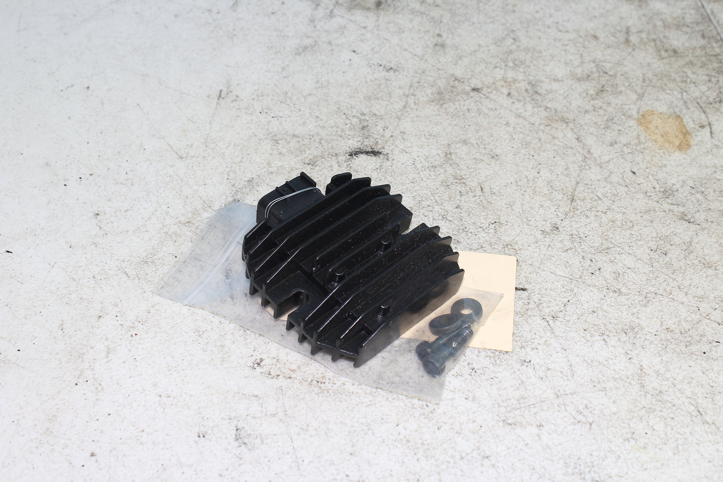 02-09 Yamaha V Star 1100 Silverado OEM Rectifier Volt Regulator 4XY-81960-00-00