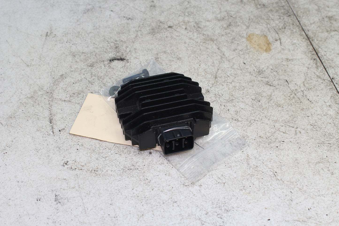 02-09 Yamaha V Star 1100 Silverado OEM Rectifier Volt Regulator 4XY-81960-00-00