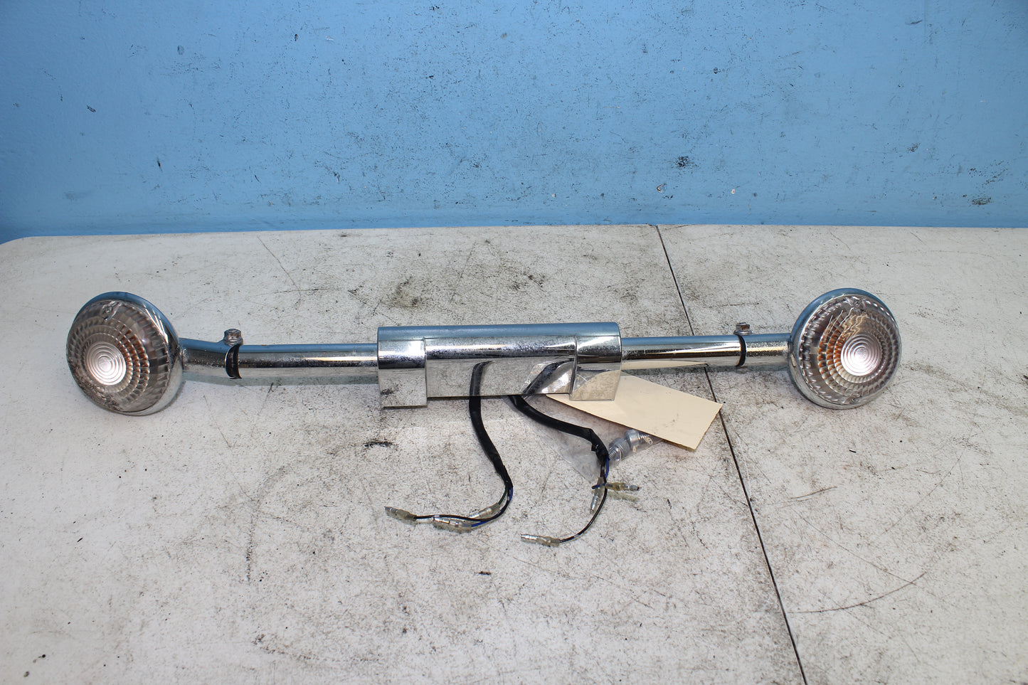 02-09 Yamaha V Star 1100 Silverado OEM Front Turn Signal Blinker Light *DMG*