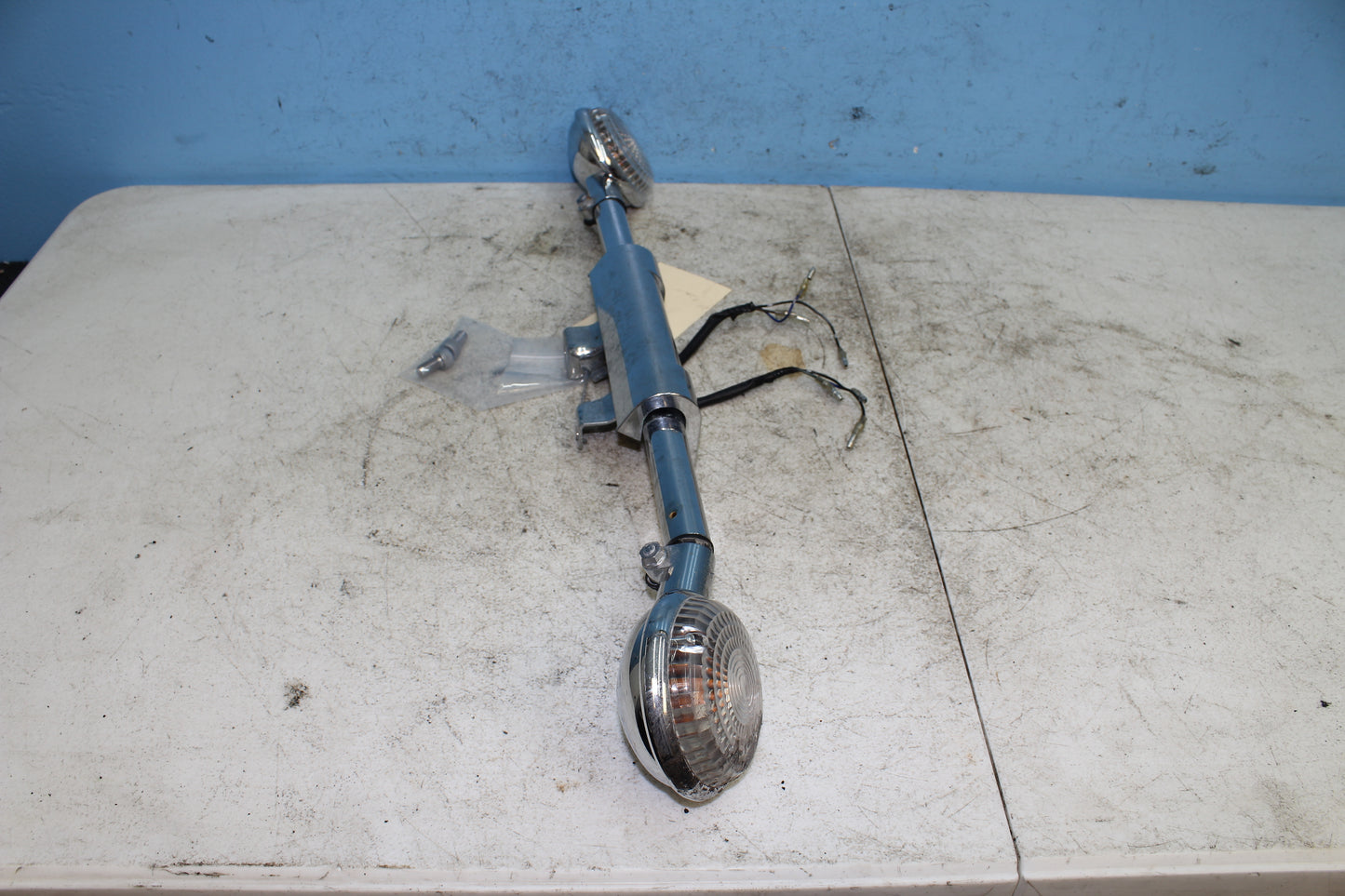 02-09 Yamaha V Star 1100 Silverado OEM Front Turn Signal Blinker Light *DMG*