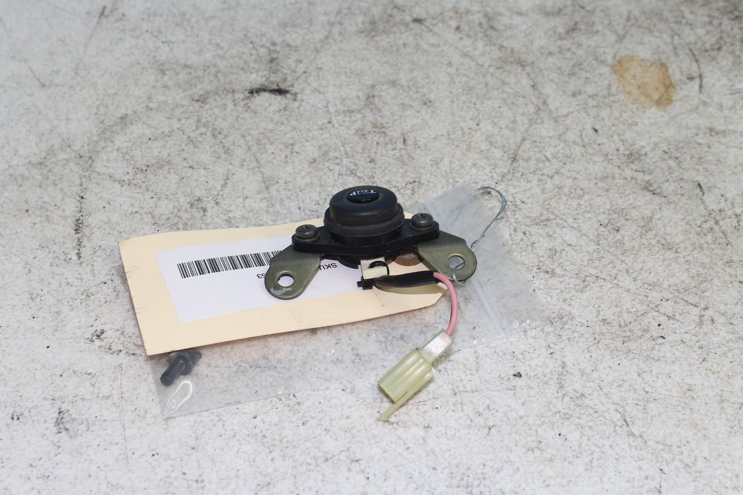 02-09 Yamaha V Star 1100 Silverado OEM Trip Rest Button 4NK-8358J-00-00