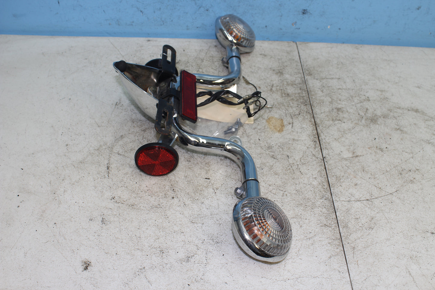 02-09 Yamaha V Star 1100 Silverado OEM Rear Turn Signals Lincense Plate Mount