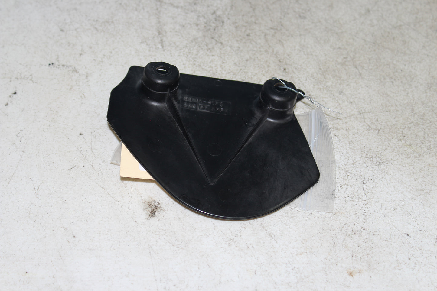 01-04 Suzuki Intruder Volusia VL800 Lower Triple Tree Cover Trim Cowl 53181-41F0