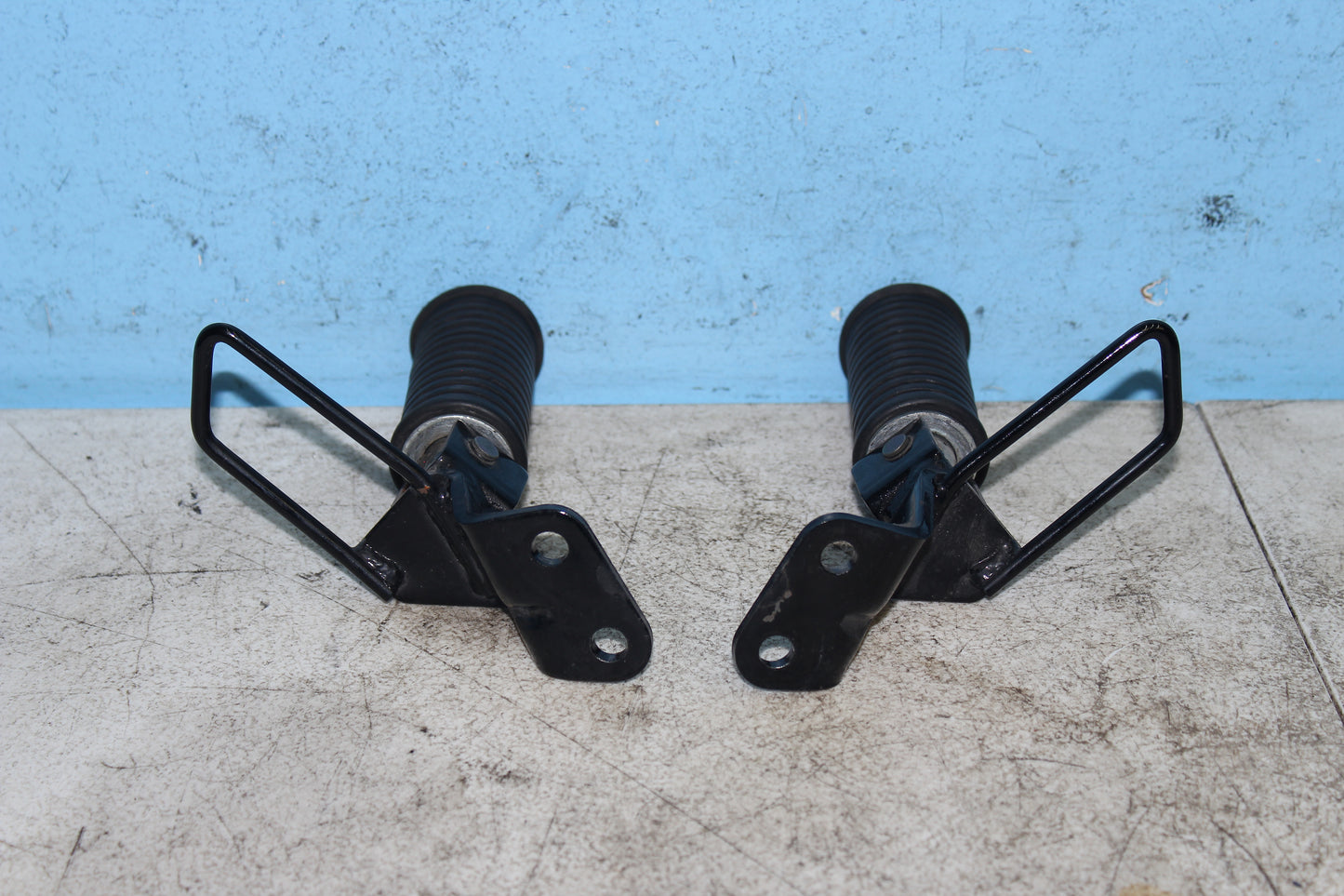 01-04 Suzuki Intruder Volusia VL800 OEM Rear Foot Pegs Rest Passenger Left Right
