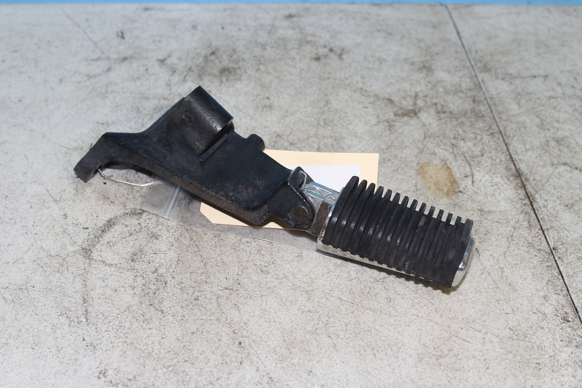 01-04 Suzuki Intruder Volusia VL800 OEM Left Front Foot Peg Rest w/ Bracket