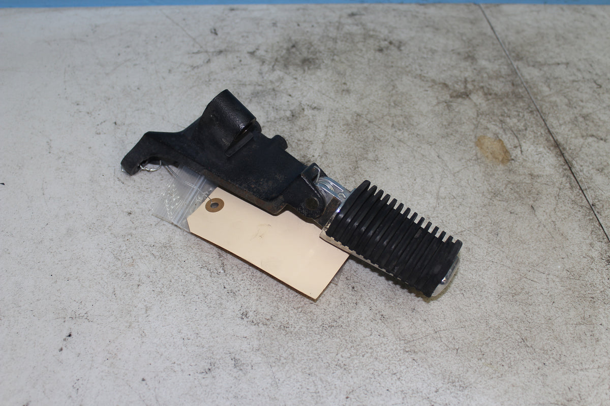 01-04 Suzuki Intruder Volusia VL800 OEM Left Front Foot Peg Rest w/ Bracket