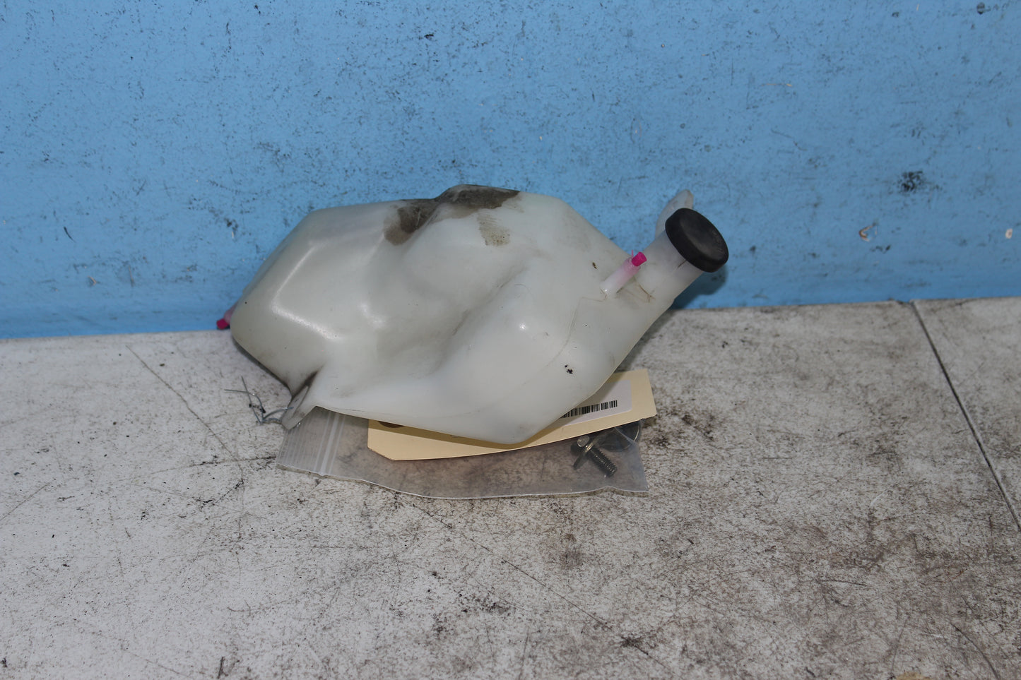 01-04 Suzuki Intruder Volusia VL800 Coolant Overflow Reservoir Tank 17911-41F00