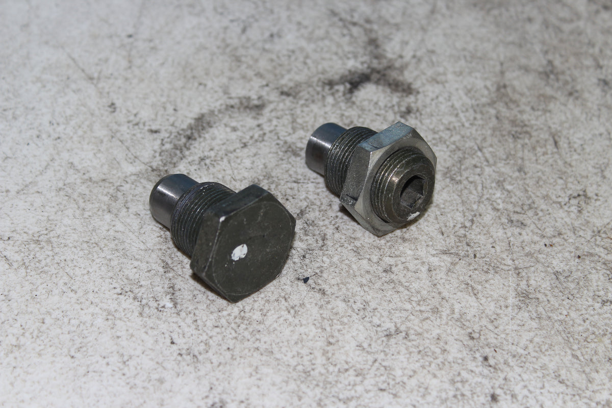01-04 Suzuki Intruder Volusia VL800 OEM Swingarm Bolts Swing Arm Pivot