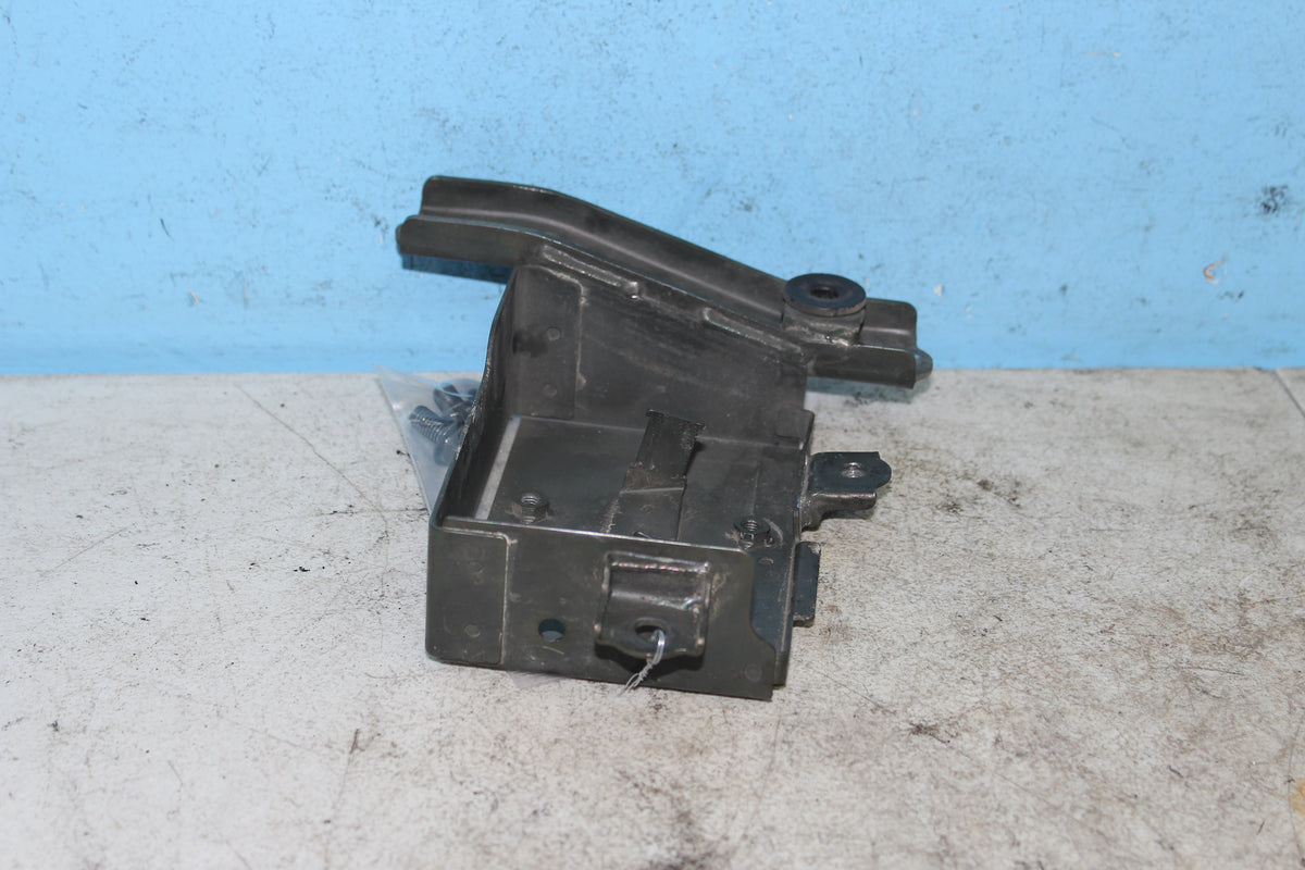01-04 Suzuki Intruder Volusia VL800 Electric Mount Bracket Fuse Box 41540-41F00