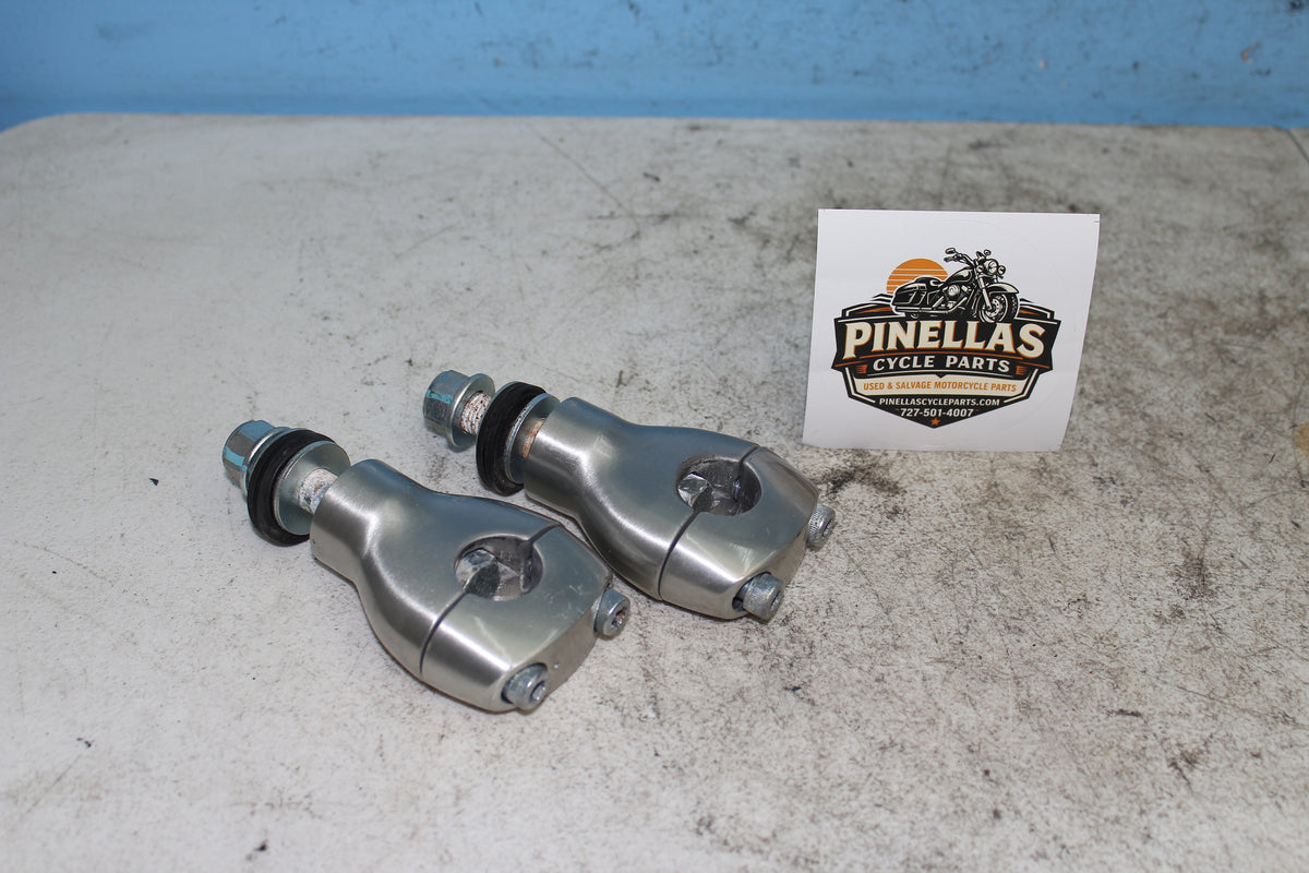 01-04 Suzuki Intruder Volusia VL800 OEM Bar Risers Clamp