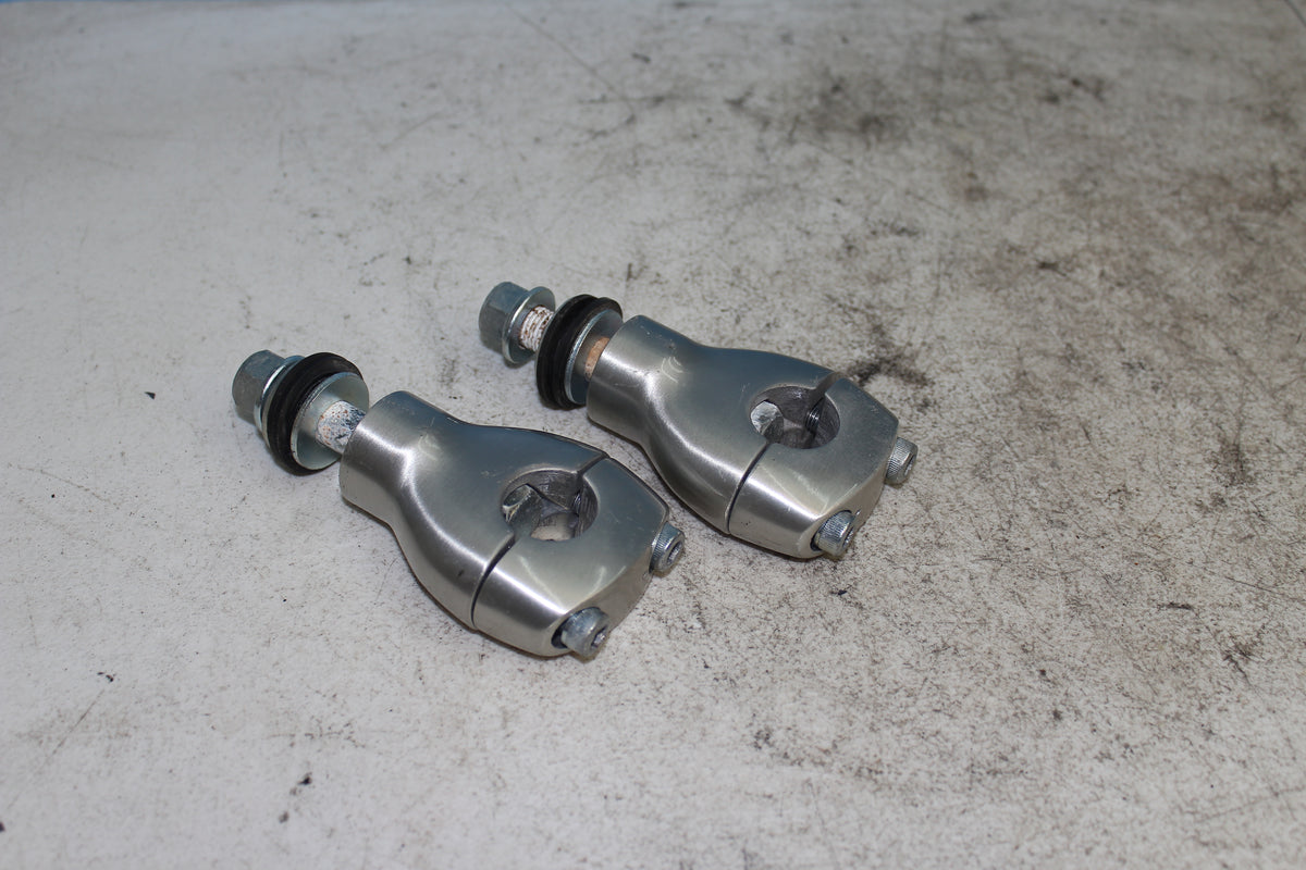 01-04 Suzuki Intruder Volusia VL800 OEM Bar Risers Clamp