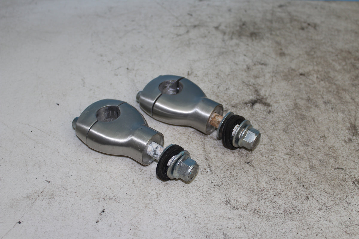01-04 Suzuki Intruder Volusia VL800 OEM Bar Risers Clamp
