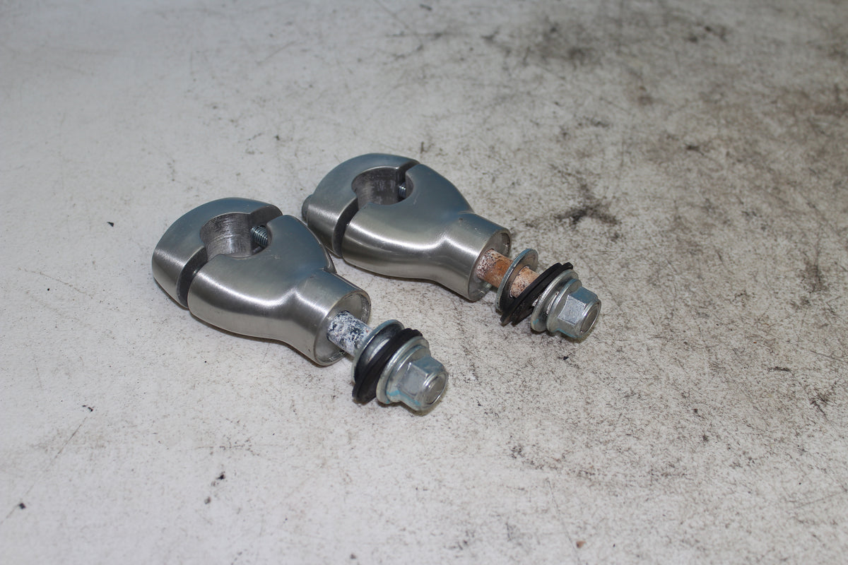 01-04 Suzuki Intruder Volusia VL800 OEM Bar Risers Clamp