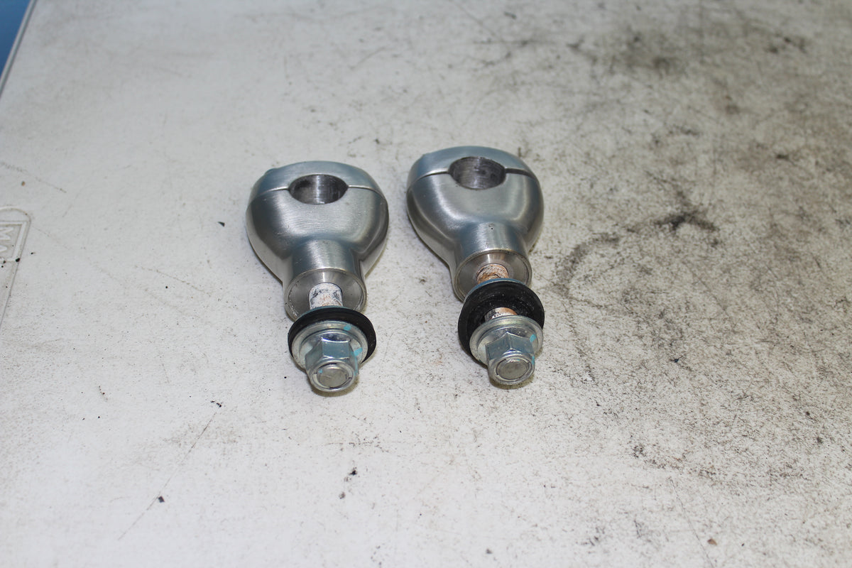 01-04 Suzuki Intruder Volusia VL800 OEM Bar Risers Clamp