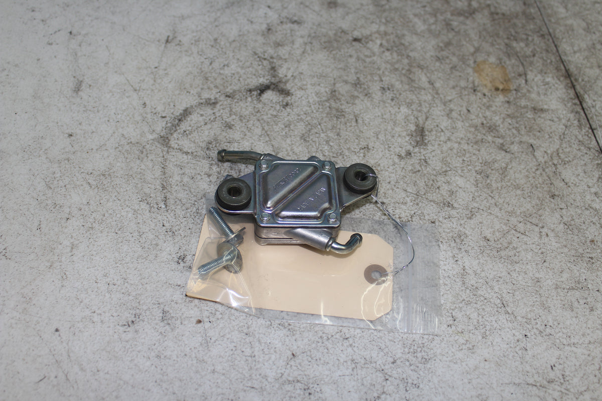 01-04 Suzuki Intruder Volusia VL800 OEM Fuel Gas Pump 15100-41F01