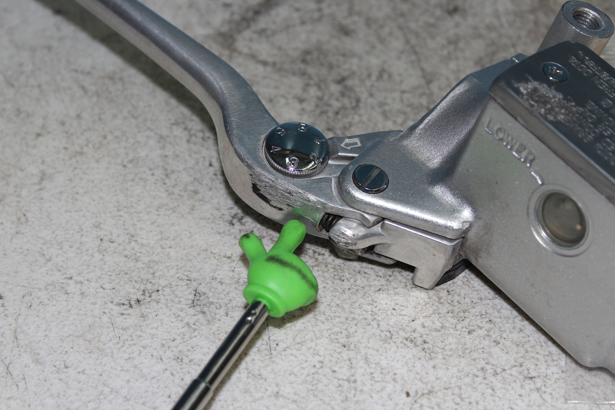 01-04 Suzuki Intruder Volusia VL800 OEM Front Brake Master Cylinder Lever *DMG*