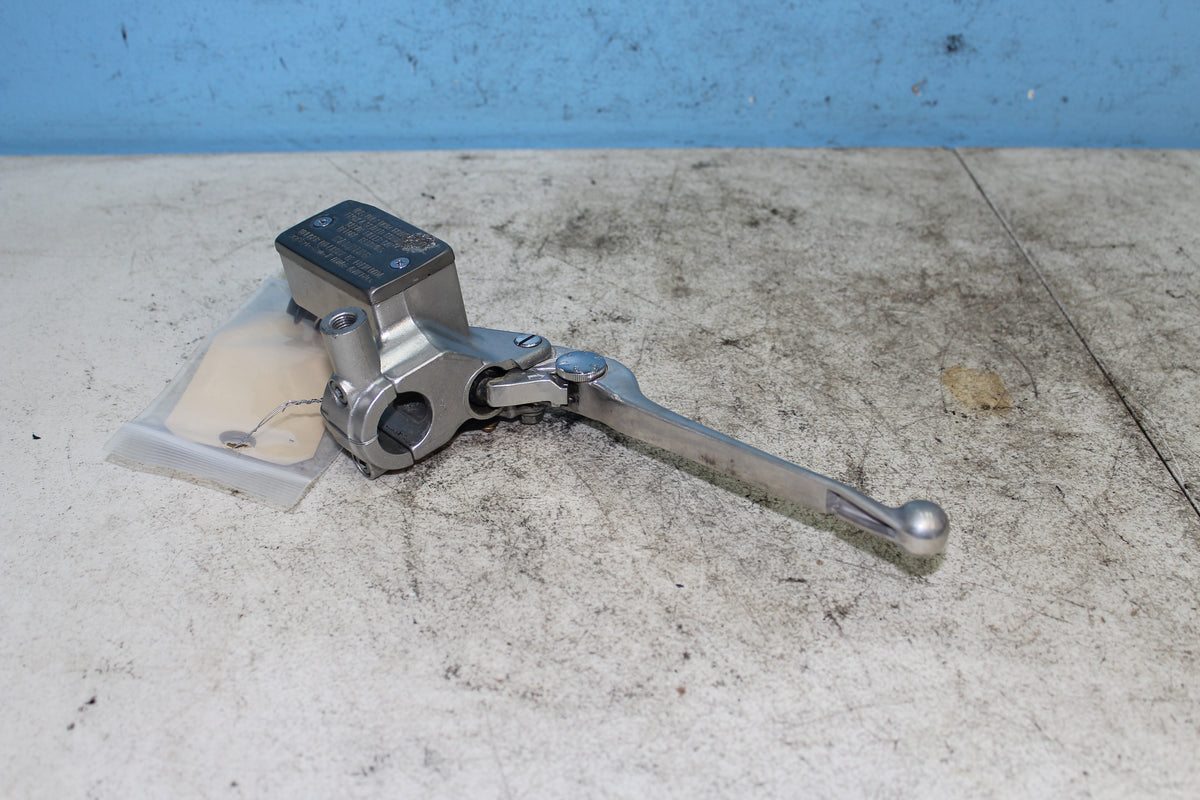 01-04 Suzuki Intruder Volusia VL800 OEM Front Brake Master Cylinder Lever *DMG*