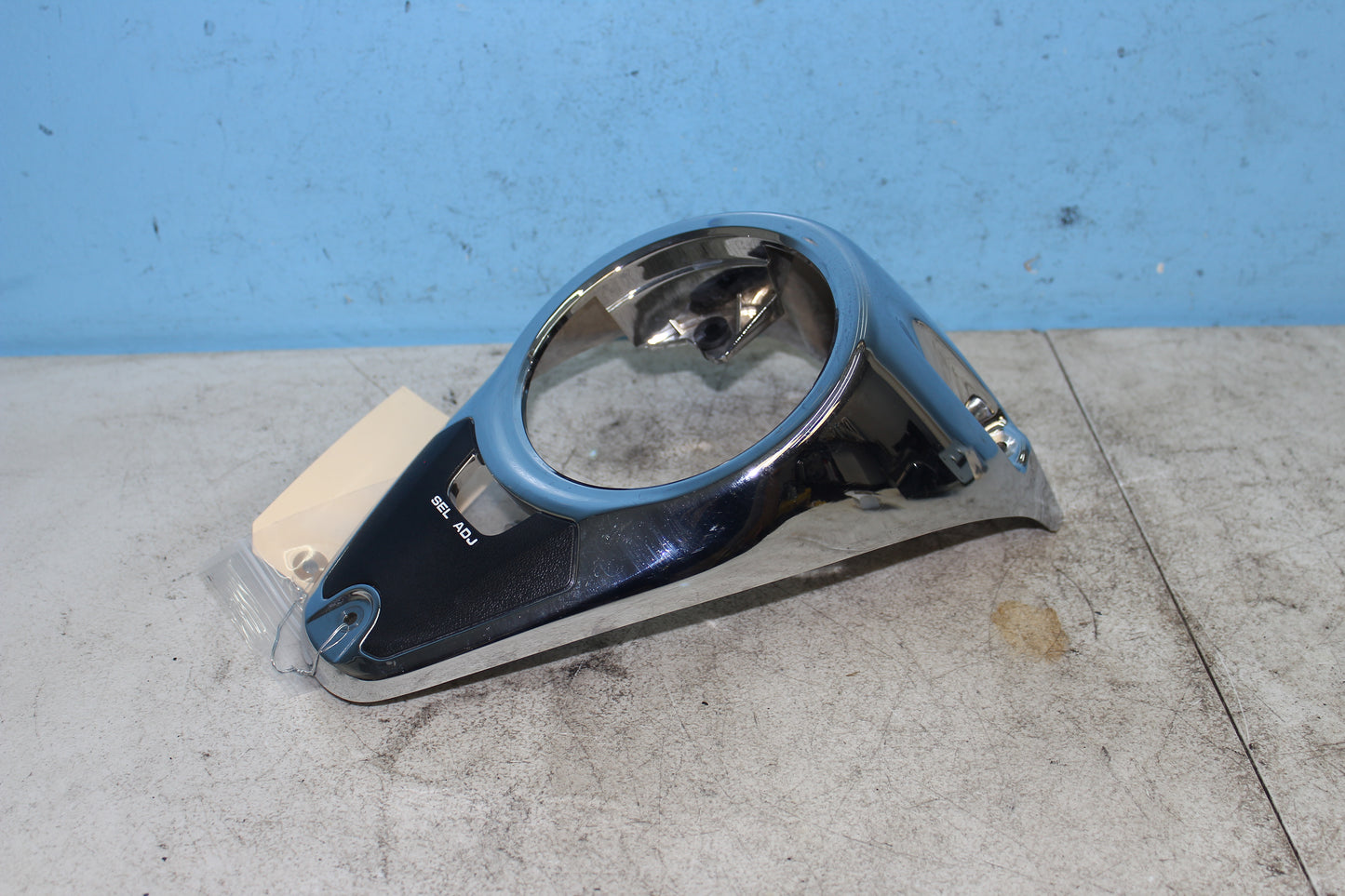 01-04 Suzuki Intruder Volusia VL800 Speedometer Surround Gauge Dash Trim Bezel