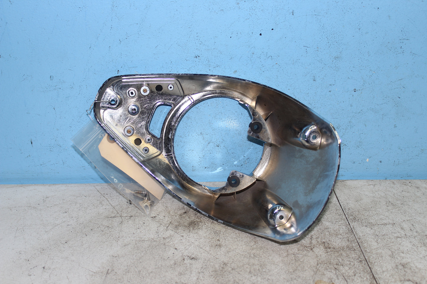 01-04 Suzuki Intruder Volusia VL800 Speedometer Surround Gauge Dash Trim Bezel