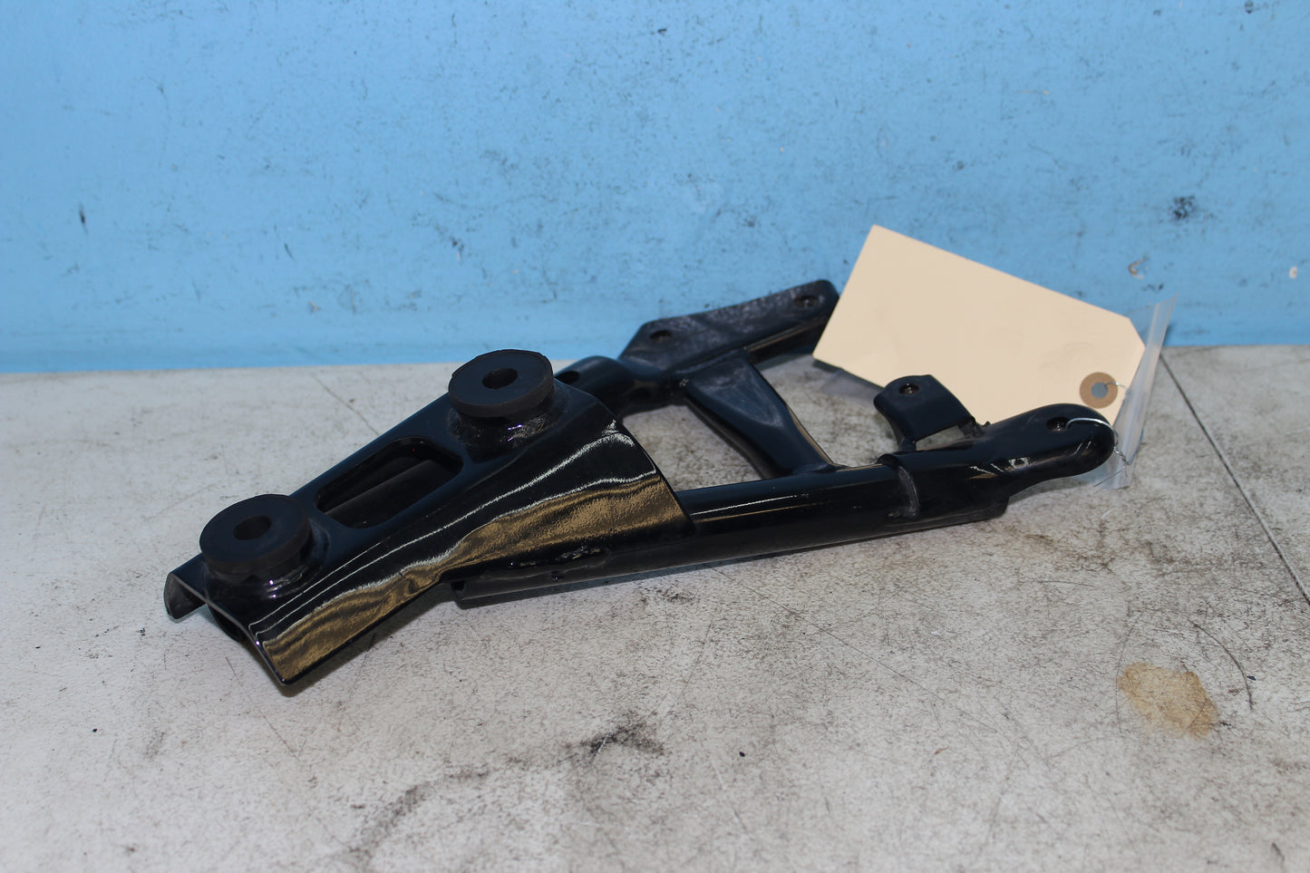 01-04 Suzuki Intruder Volusia VL800 Exhaust Mount Bracket Muffler 14410-41F01