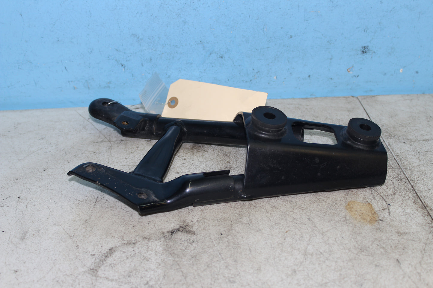 01-04 Suzuki Intruder Volusia VL800 Exhaust Mount Bracket Muffler 14410-41F01