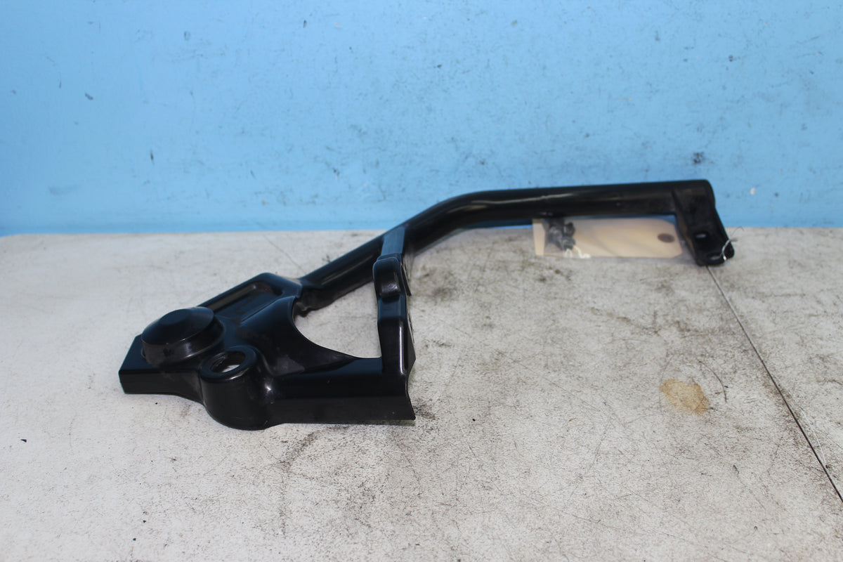 01-04 Suzuki Intruder Volusia VL800 Swingarm Left Mount Bracket Cover 61126-41F0