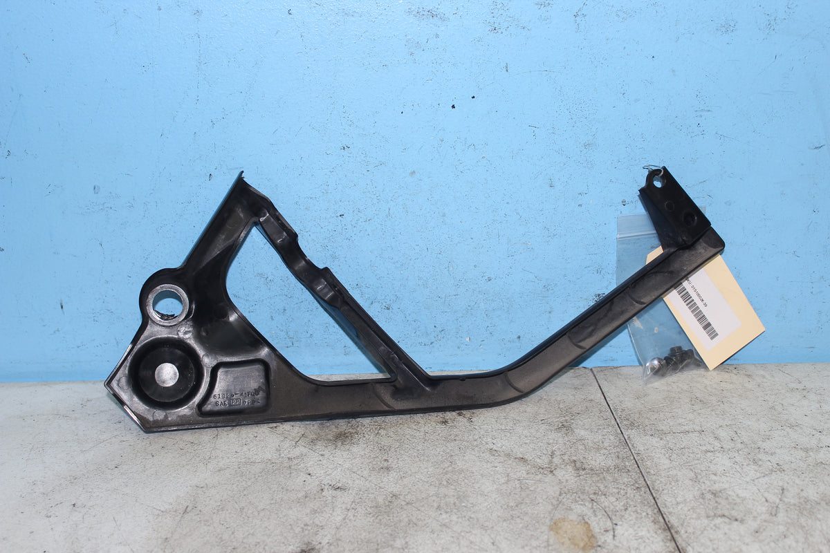 01-04 Suzuki Intruder Volusia VL800 Swingarm Left Mount Bracket Cover 61126-41F0