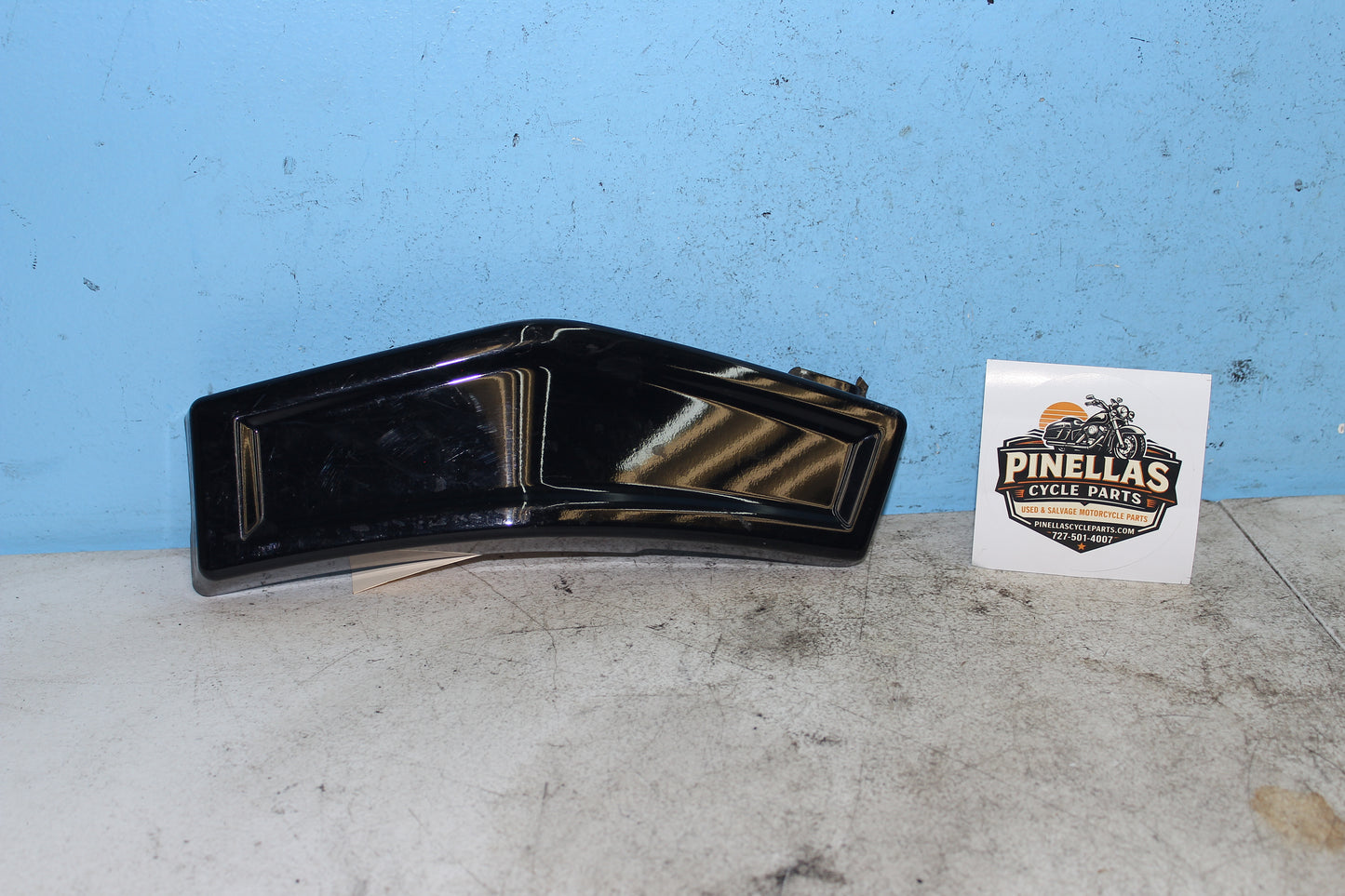 01-04 Suzuki Intruder Volusia VL800 Left Side Cover Rear Frame *DMG* 47241-41F00