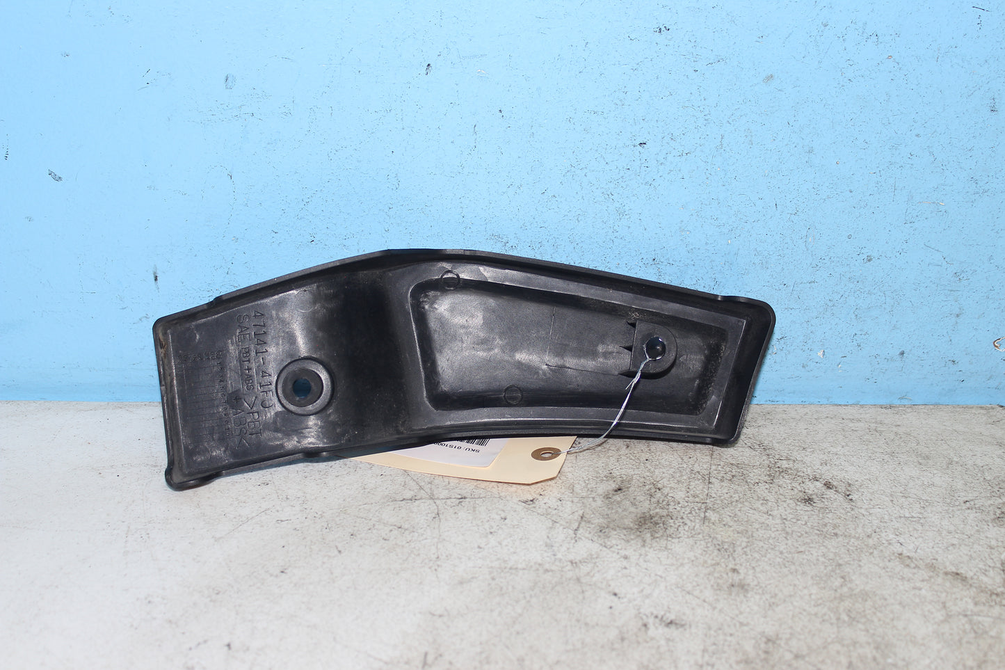 01-04 Suzuki Intruder Volusia VL800 Right Cover Swingarm Frame Trim 47141-41F00