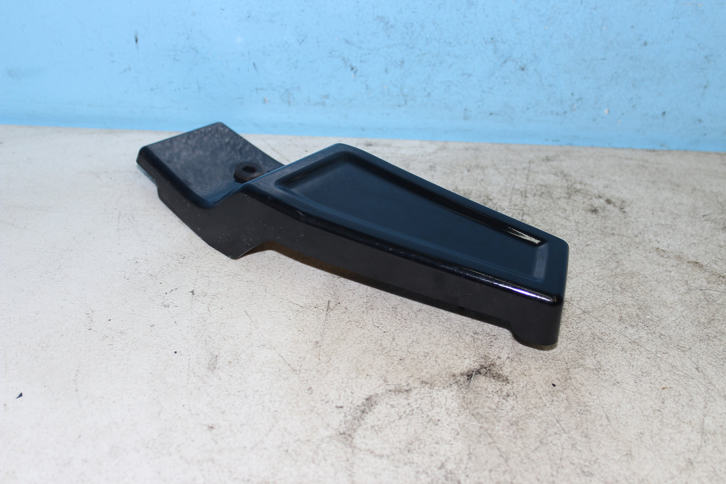 01-04 Suzuki Intruder Volusia VL800 Right Cover Swingarm Frame Trim 47141-41F00