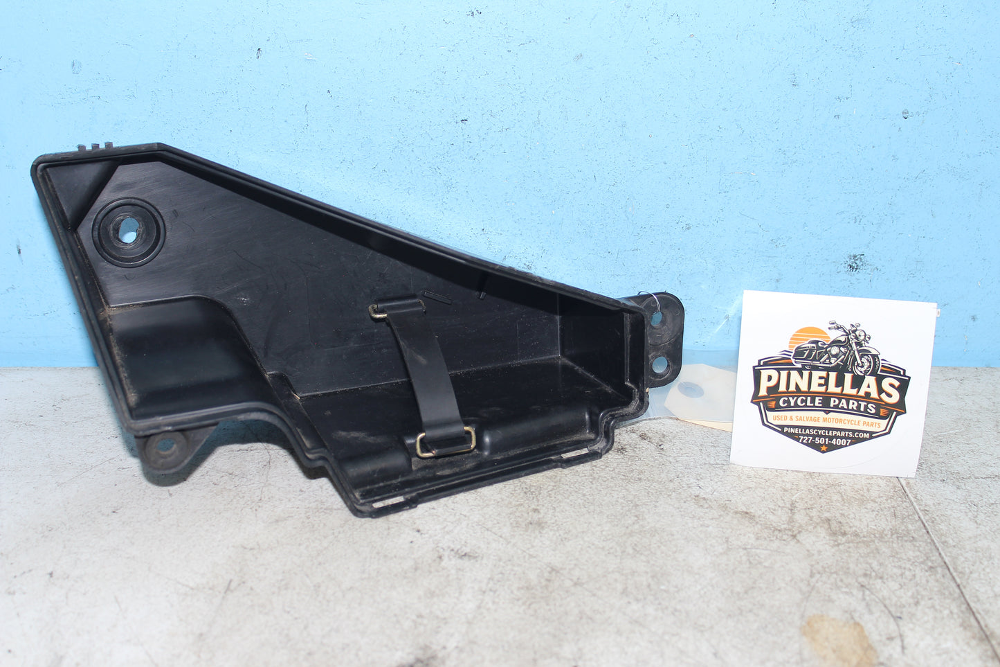 01-04 Suzuki Intruder Volusia VL800 OEM Tool Box Storage Tray Luggage