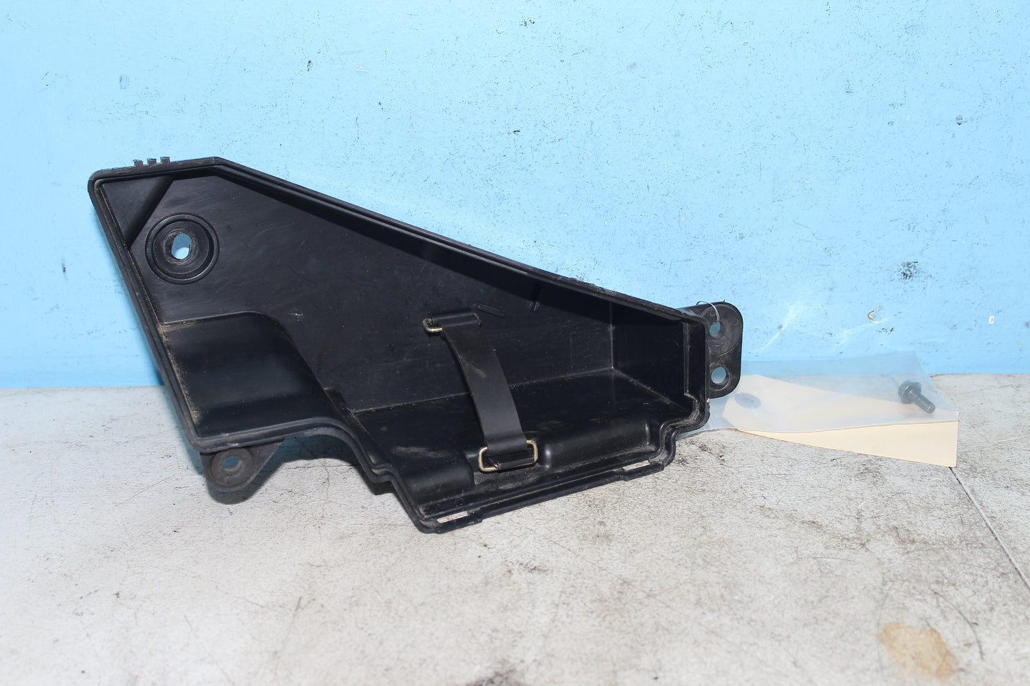 01-04 Suzuki Intruder Volusia VL800 OEM Tool Box Storage Tray Luggage