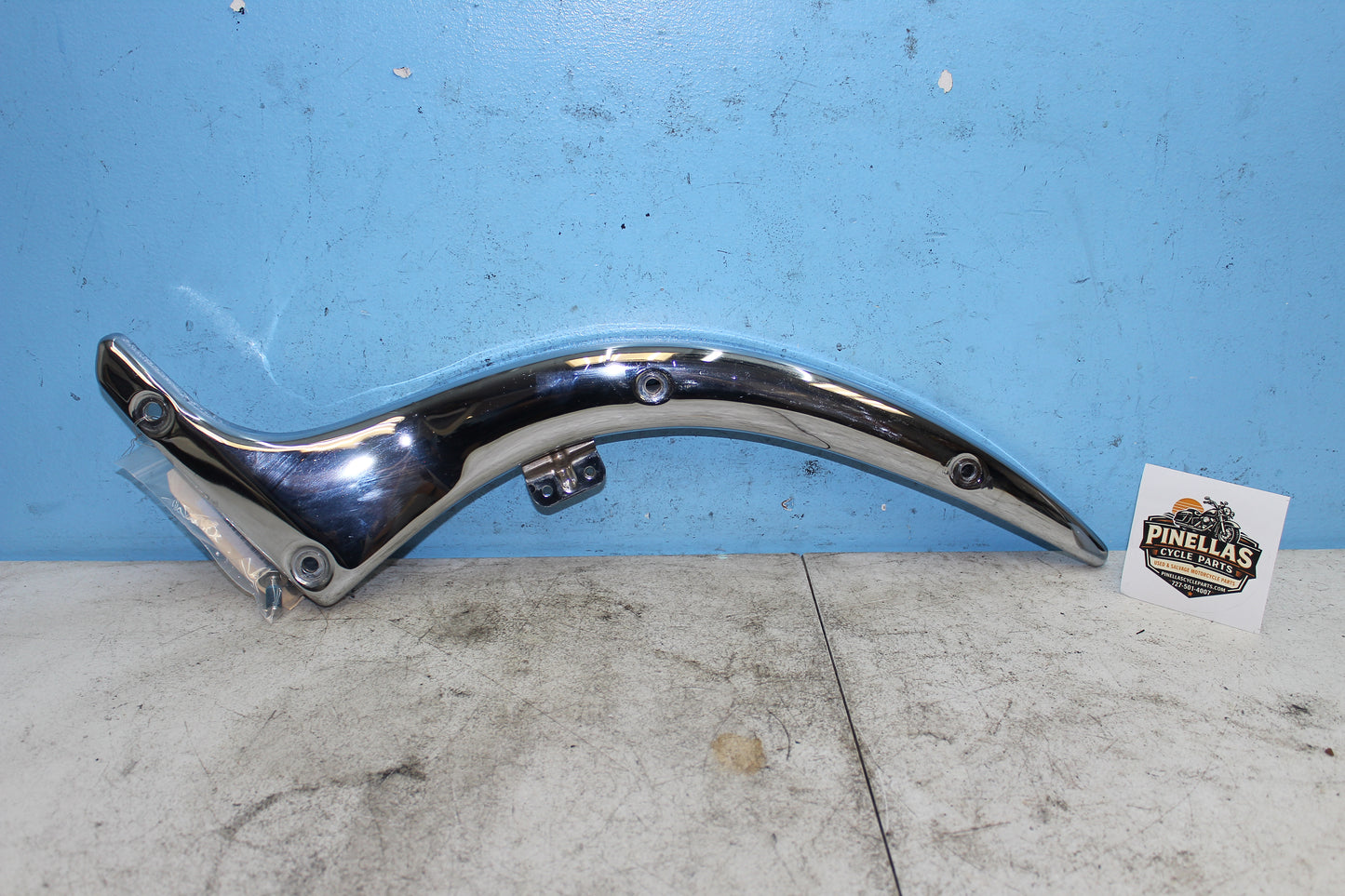 01-04 Suzuki Intruder Volusia VL800 OEM Left Rear Frame Grip Strut Fender Mount