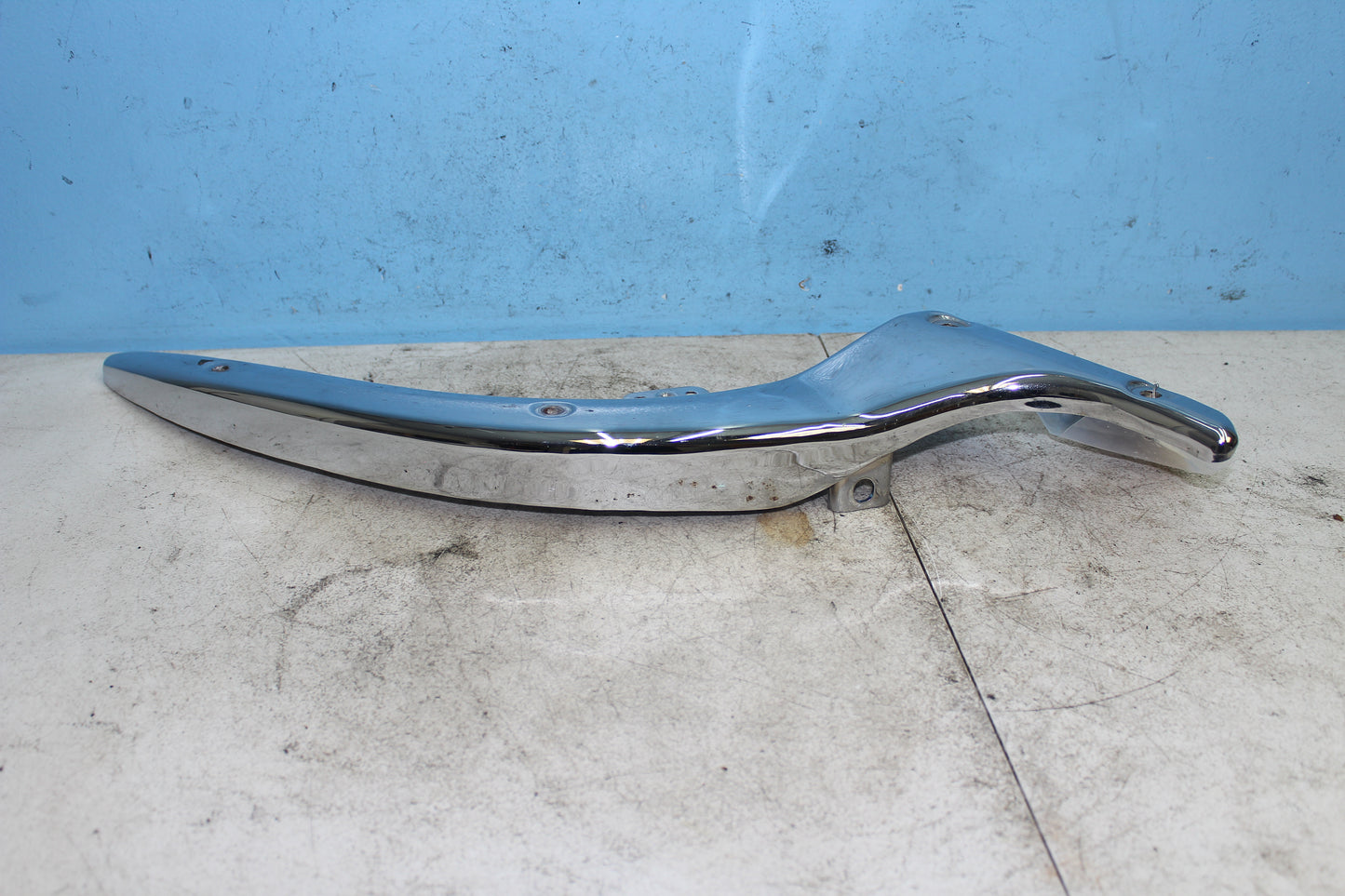 01-04 Suzuki Intruder Volusia VL800 OEM Left Rear Frame Grip Strut Fender Mount