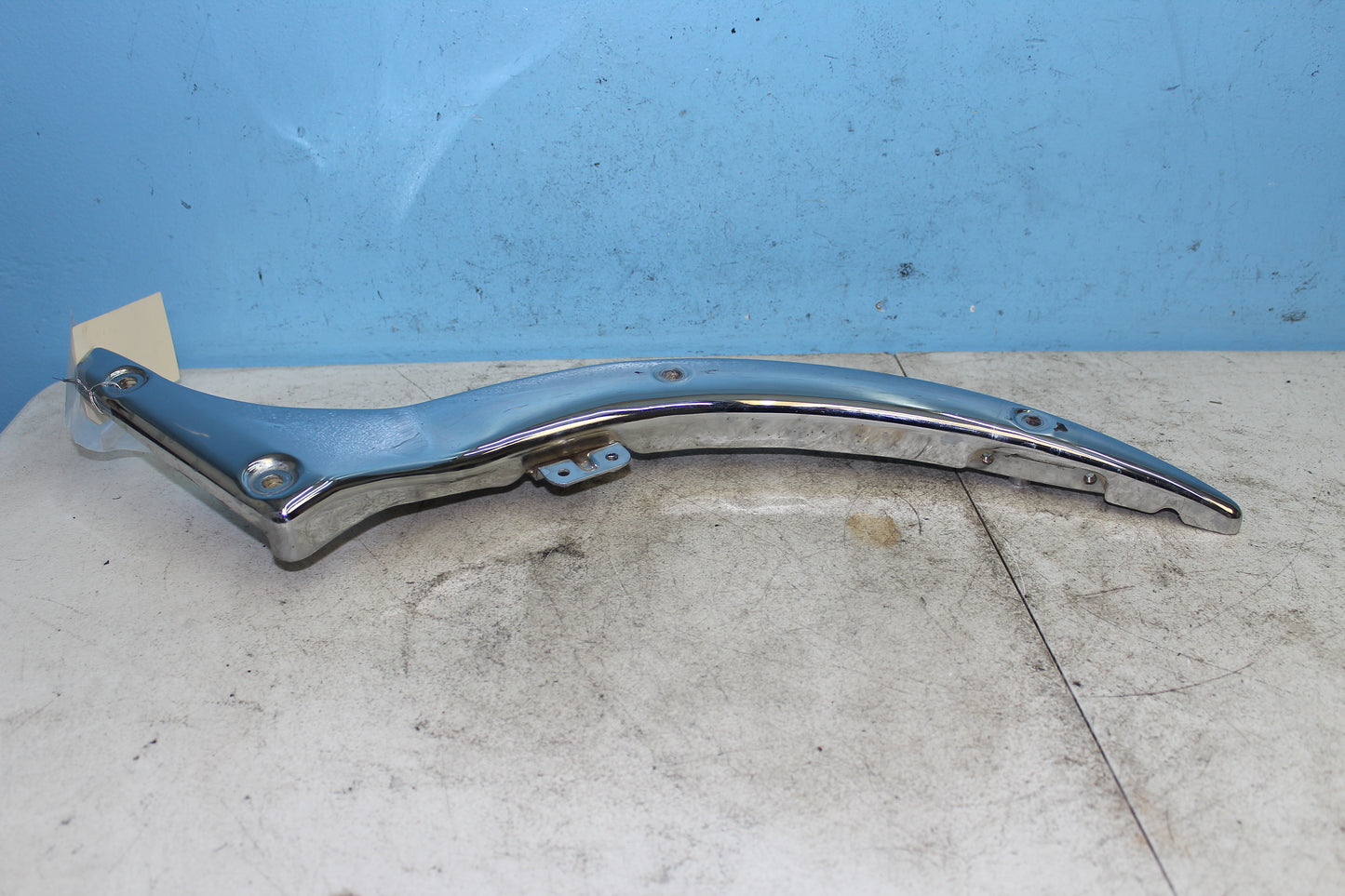 01-04 Suzuki Intruder Volusia VL800 OEM Left Rear Frame Grip Strut Fender Mount