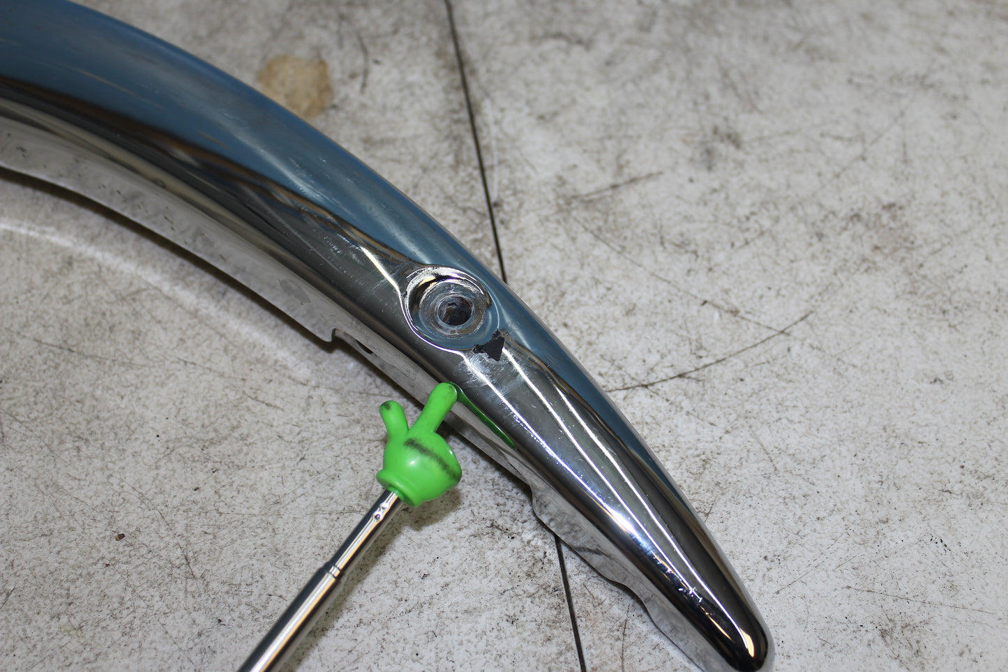 01-04 Suzuki Intruder Volusia VL800 OEM Left Rear Frame Grip Strut Fender Mount