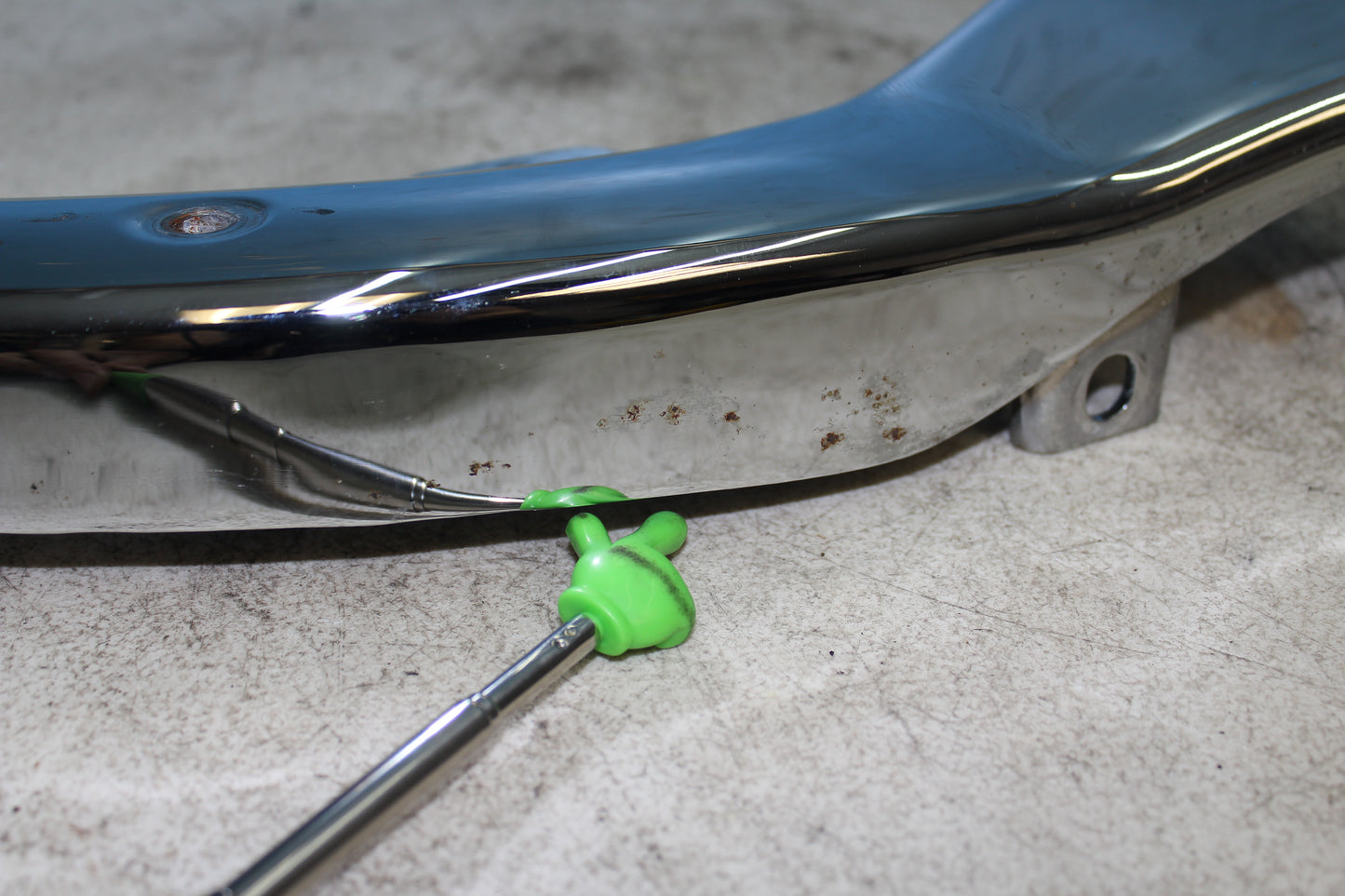 01-04 Suzuki Intruder Volusia VL800 OEM Left Rear Frame Grip Strut Fender Mount