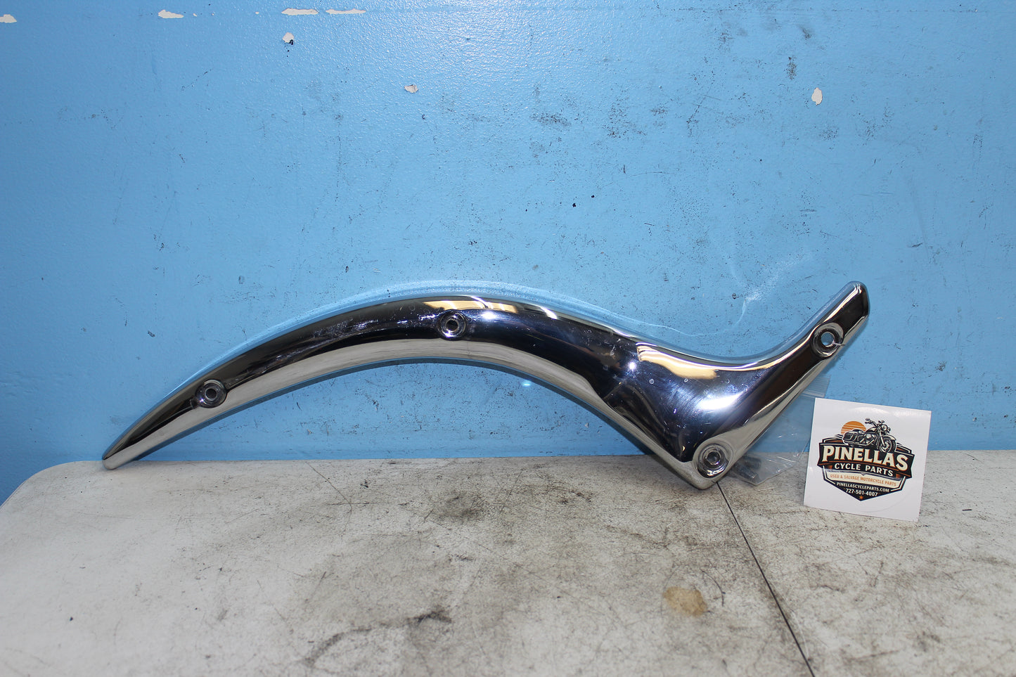 01-04 Suzuki Intruder Volusia VL800 OEM Right Rear Frame Grip Strut Fender Mount