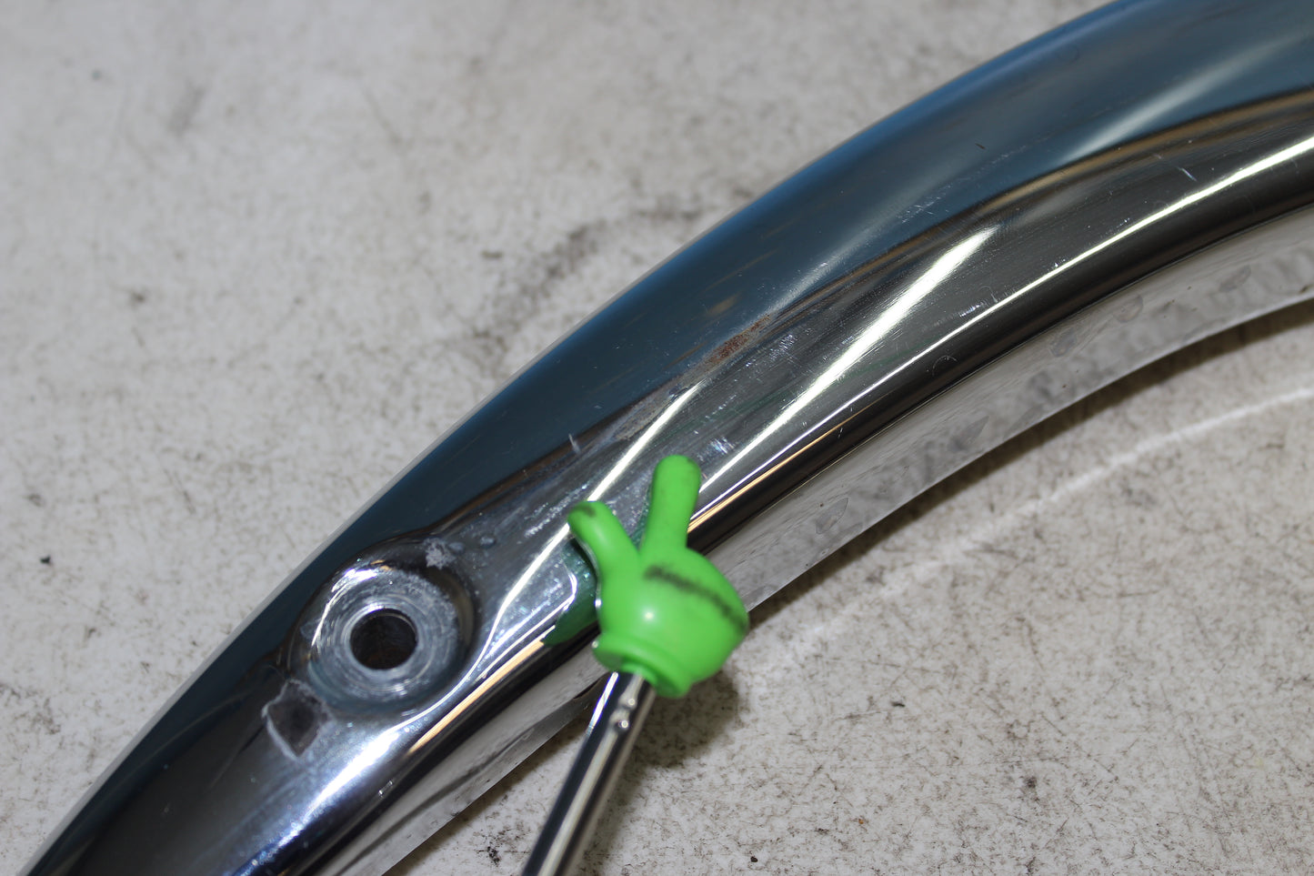 01-04 Suzuki Intruder Volusia VL800 OEM Right Rear Frame Grip Strut Fender Mount