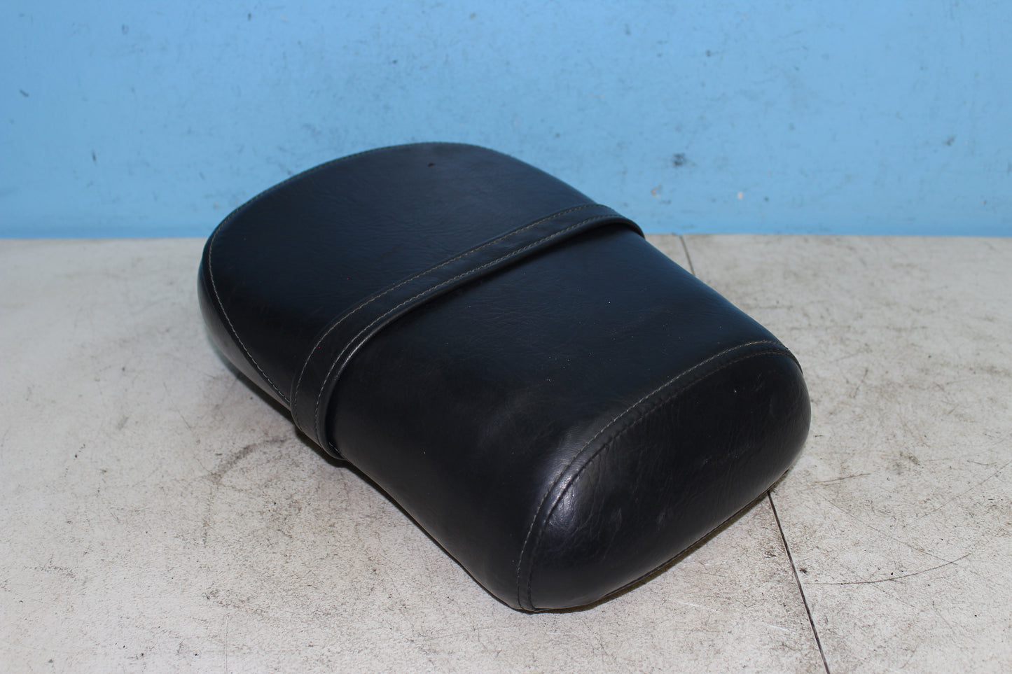 01-04 Suzuki Intruder Volusia VL800 OEM Rear Seat Back Passenger