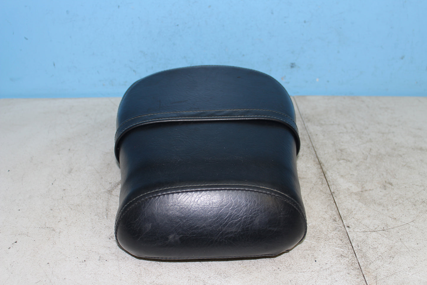 01-04 Suzuki Intruder Volusia VL800 OEM Rear Seat Back Passenger