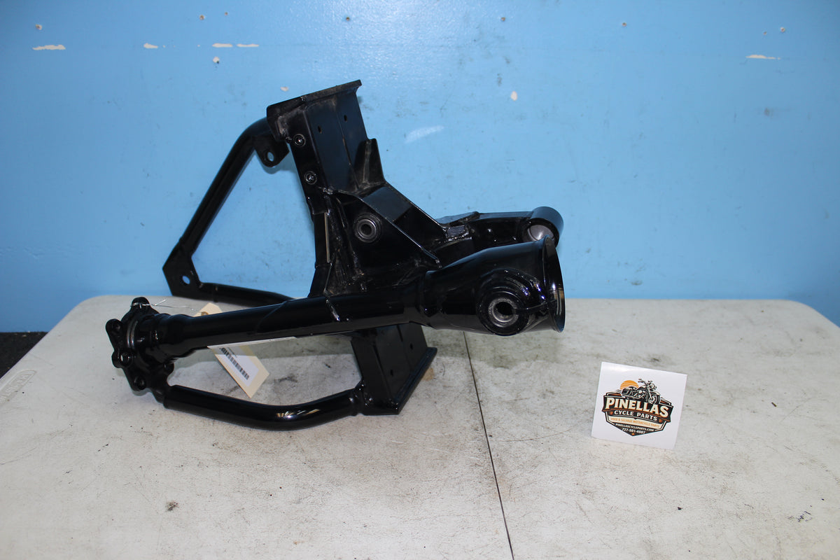 01-04 Suzuki Intruder Volusia VL800 OEM Swing arm Rear Swingarm