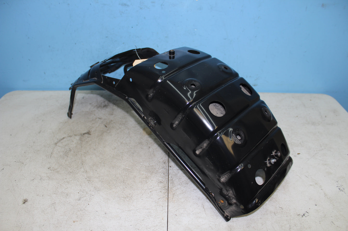 01-04 Suzuki Intruder Volusia VL800 Rear Fender Inner Liner Brace Mount Support