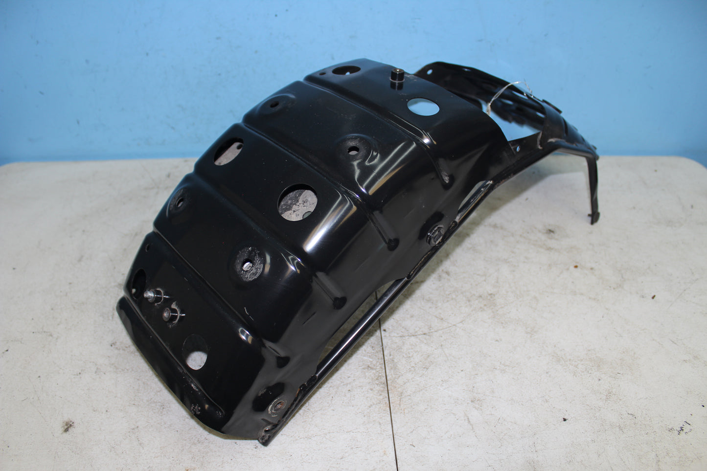 01-04 Suzuki Intruder Volusia VL800 Rear Fender Inner Liner Brace Mount Support