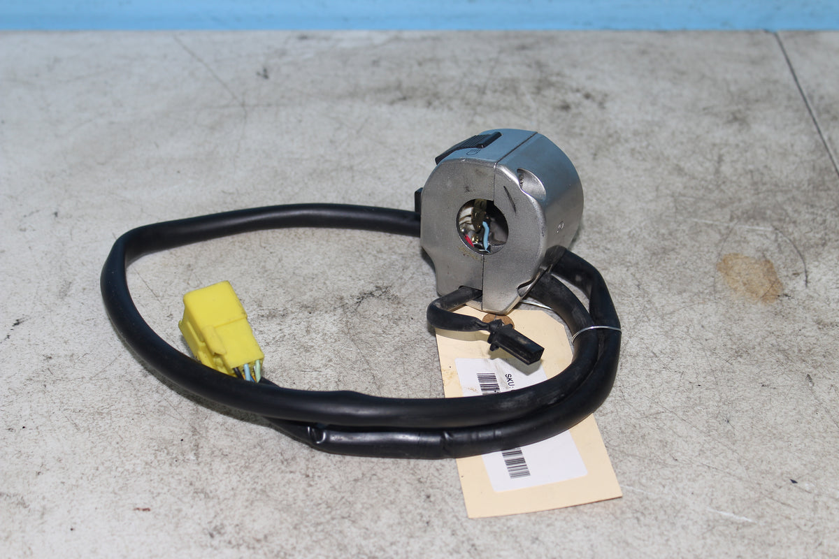 01-04 Suzuki Intruder Volusia VL800 Left Hand Control Switch Headlight Blinker