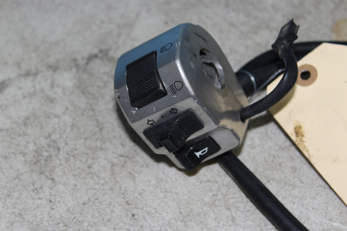 01-04 Suzuki Intruder Volusia VL800 Left Hand Control Switch Headlight Blinker