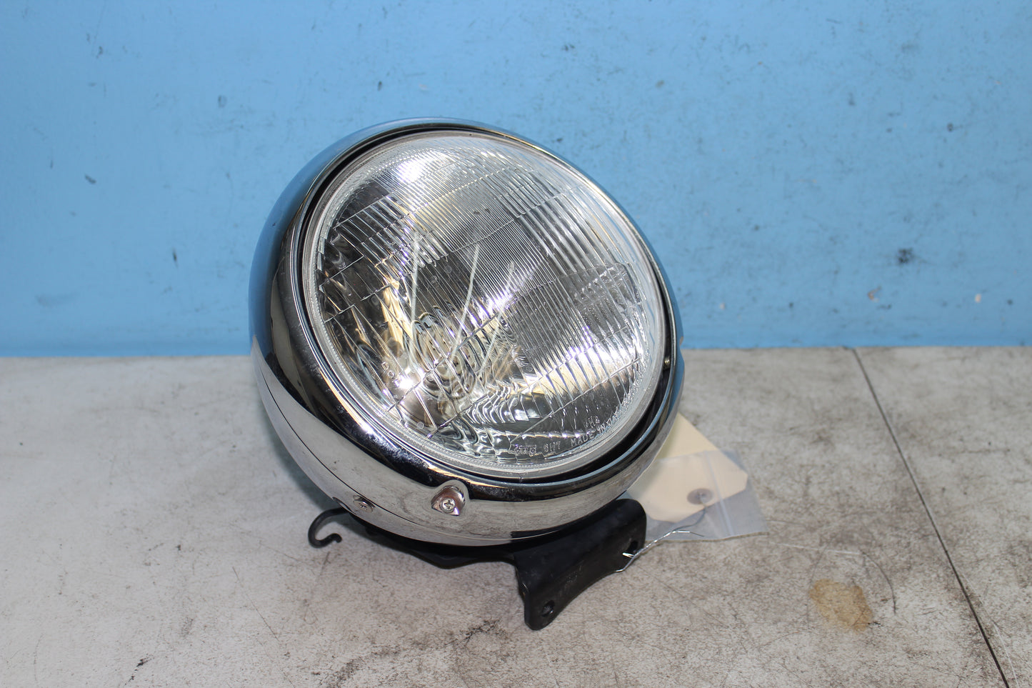 01-04 Suzuki Intruder Volusia VL800 OEM Headlight Lens Bucket Head Lamp