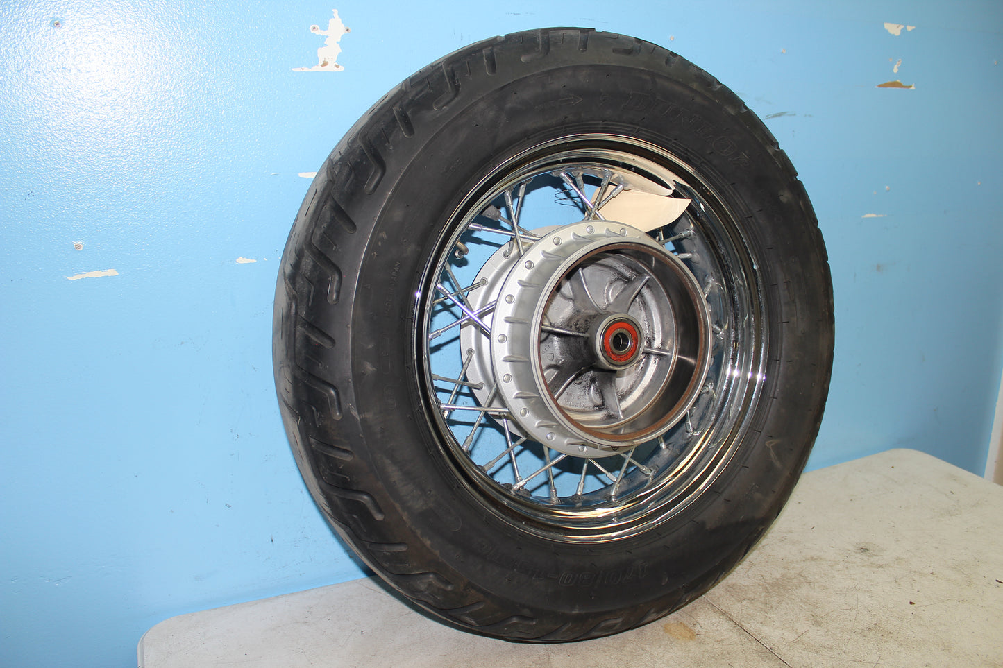 01-04 Suzuki Intruder Volusia VL800 Rear Wheel Rim Tire *STRAIGHT* 65311-41F00