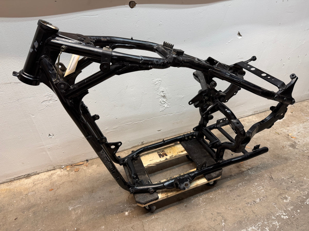 01-04 Suzuki Intruder Volusia VL800 OEM Frame *CLN* 41100-41F00-019