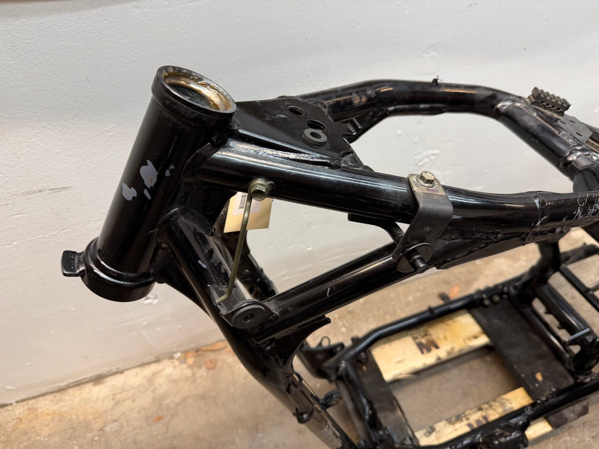 01-04 Suzuki Intruder Volusia VL800 OEM Frame *CLN* 41100-41F00-019